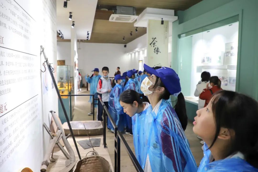 我市举办青少年科创职业体验活动深悟水科学共护水资源(图1)