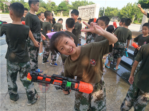 【区县动态】重庆两江新区举办高校毕业生等青年留渝来渝就业创业服务暨职业体验活动月活动(图1)